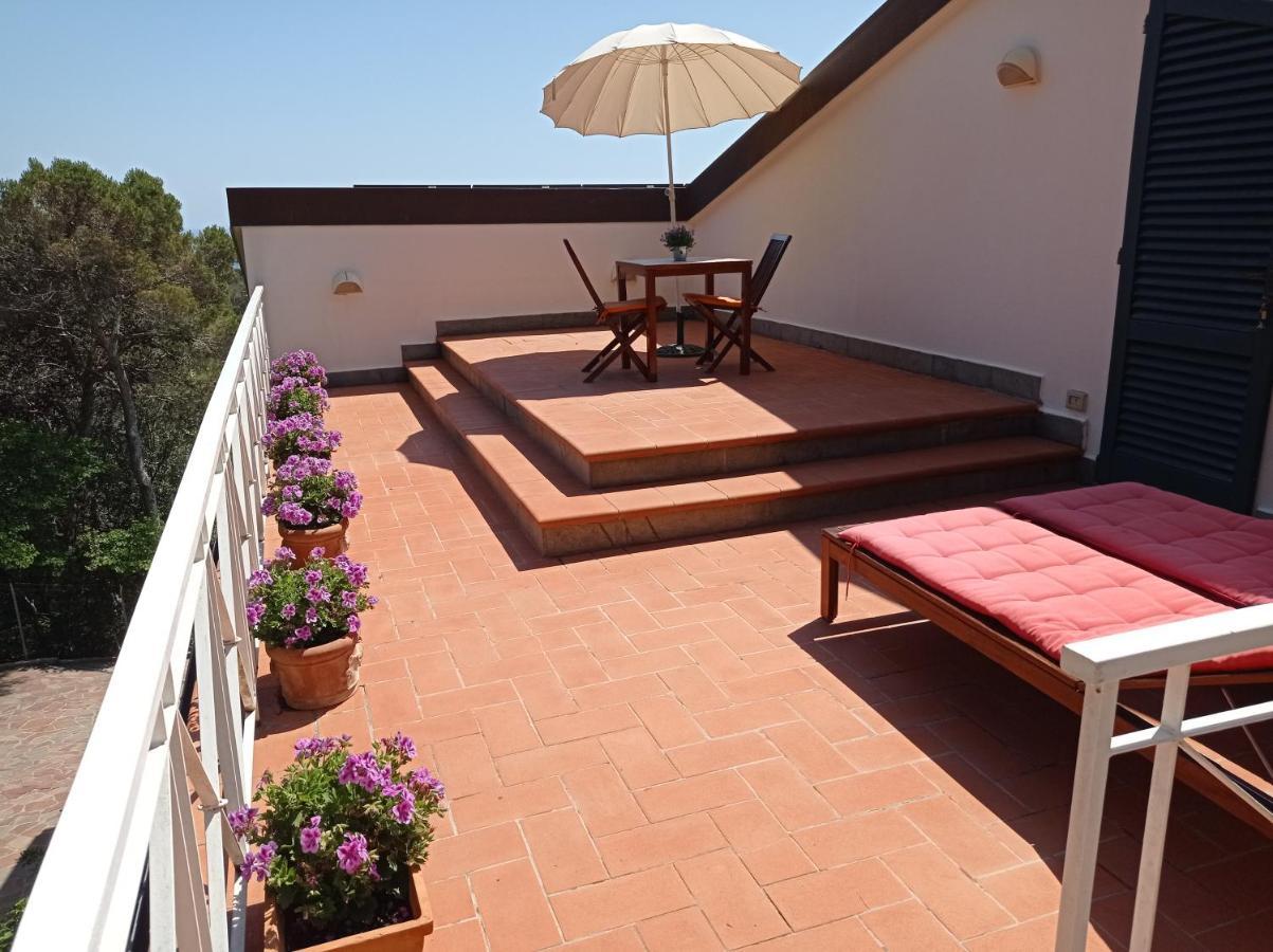 Tra Mare E Bosco Nella Splendida Quercianella Villa Kültér fotó
